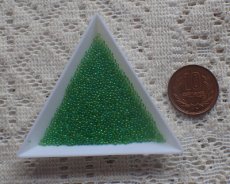 画像2: ノーホールガラスボール/グリーンオーロラミックス(10g)/売り切りSALE 50%OFF (2)