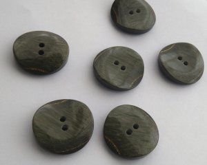 画像1: デッドストック/日本/プラスチックボタン/カーブラウンド/モスグリーン(1個)
