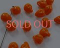 ヴィンテージ/ドイツ/プラスチック/何かの実っぽいビーズ/オレンジ(4個)