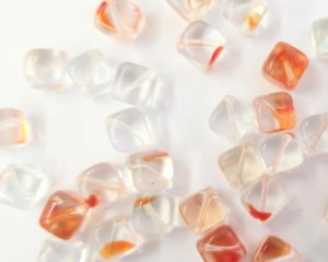 画像3: チェコガラスビーズ/ダイアゴナルキューブ/レッド×クリア/8mm(10個)