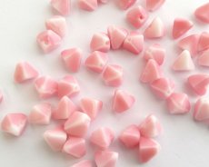 画像1: ヴィンテージ/ドイツ/ガラス/トライアングル/ピンクホワイト/約8×7mm(4個) (1)