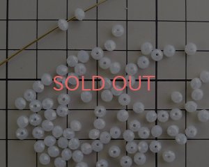 画像2: ガラスビーズ/ボタンカット/ホワイトラスター/約4mm(約30個)