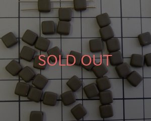 画像2: チェコガラスビーズ/2ホールタイル/マットカーキブラウン(10個）
