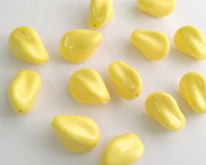 画像1: ヴィンテージ/ドイツ/プラスチック/バロック/レモンイエロー(2個)