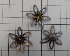 画像2: ヴィンテージ/USA/ラージメタルフラワー/約40mｍ（1個）　 (2)