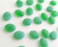 チェコガラスビーズ/フラットオーバル/ミルキーグリーン/約10×8mm(4個)