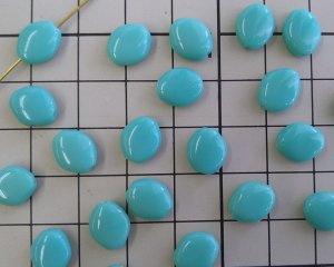 画像2: チェコガラスビーズ/フラットオーバル/オペークターコイズ/約10×8mm(4個)