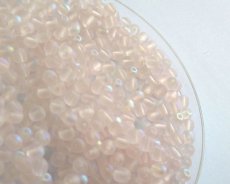 画像2: チェコガラスビーズ/ミニバレル/約4mm/ピンクフロストオーロラ（30個） (2)