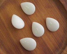 画像1: ヴィンテージ/ドイツ/オペークホワイト/15×11mm（1個） (1)