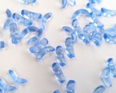 画像1: チェコガラスビーズ/エンジェルウィングS/ライトサファイア/約10×3mm(10個) (1)