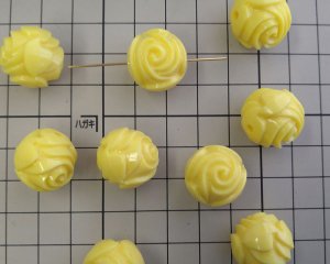 画像2: ヴィンテージ/ドイツ/プラスチック/ラージイエローローズ(1個)