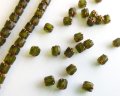 チェコガラスビーズ/アンティークスタイルオクタゴナル/マットオリーブ/約6×5mm（10個）