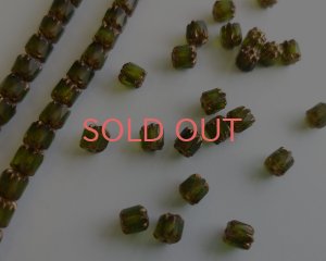 画像1: チェコガラスビーズ/アンティークスタイルオクタゴナル/マットオリーブ/約6×5mm（10個）