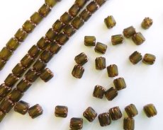 画像1: チェコガラスビーズ/アンティークスタイルオクタゴナル/マットカーキ/約6×5mm（10個） (1)