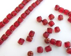 画像1: チェコガラスビーズ/アンティークスタイルオクタゴナル/シャムレッド/約6×5mm（10個） (1)