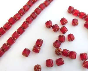 画像1: チェコガラスビーズ/アンティークスタイルオクタゴナル/シャムレッド/約6×5mm（10個）