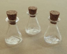 画像1: コルク付きガラス瓶/三角フラスコ風/約25×16mm（1個） (1)