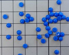 画像2: ns306/ヴィンテージ/ドイツ/ガラスカボション/コーンフラワーブルー/約4mm(10個) (2)