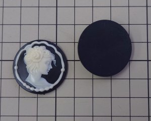 画像2: ns317ヴィンテージ/プラスチックカメオ/ラウンドブラック/約30mm/(1個)