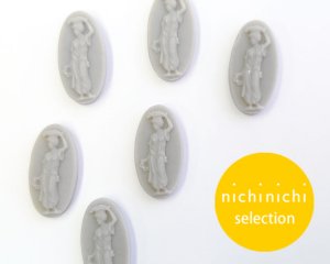 画像1: ns330/ヴィンテージ/ドイツ/ガラスカメオ/花輪を持つ女神/オペークグレイ/約20×10mm(1個）