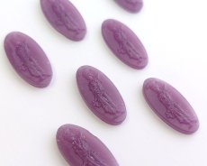 画像2: ns330/ヴィンテージ/ドイツ/ガラスカメオ/花輪を持つ女神/ミルキーパープル/約20×10mm(1個） (2)