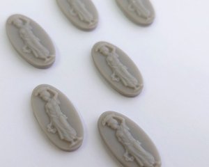 画像2: ns330/ヴィンテージ/ドイツ/ガラスカメオ/花輪を持つ女神/オペークグレイ/約20×10mm(1個）