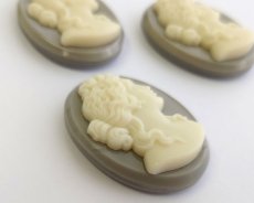 画像2: ns342/ヴィンテージ/ドイツ/ガラスカメオ/グレー×アイボリー/約40×30mm(1個） (2)