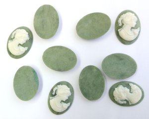 画像2: ns343/ヴィンテージ/プラスチックカメオ/レディ（ネックレス）/ミルキーモスグリーン/約25×18mm/(1個)