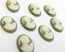 画像3: ns343/ヴィンテージ/ドイツ/プラスチックカメオ/レディ（ネックレス）/ミルキーモスグリーン/約25×18mm/(1個) (3)