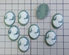 画像4: ns343/ヴィンテージ/ドイツ/プラスチックカメオ/レディ（ネックレス）/ミルキーモスグリーン/約25×18mm/(1個) (4)