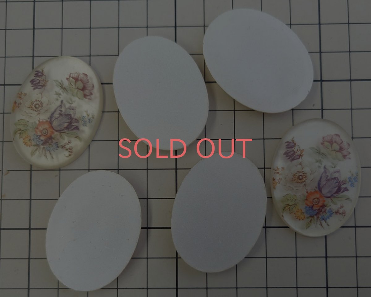 画像3: ns339/ヴィンテージ/ドイツ/プラスチックカボション/花束/約40×30mm(1個） (3)