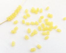 画像1: チェコガラスビーズ/ファルファーレ/ミルキーレモンイエロー/約4×2mm(約5g) (1)