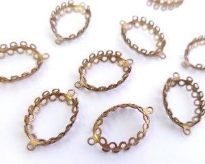 画像1: ヴィンテージ/18×13mm用/ブラスセッティングコネクター/レース(1個)