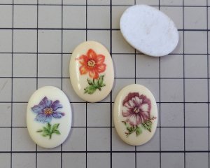 画像2: ns352/ヴィンテージ/プラスチックカボション/フラワー/約25×18mm(1個)