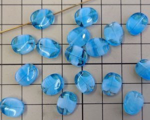 画像2: チェコガラスビーズ/ツイストオーバル/アクアマリンストライプ/約11×9mm(2個）