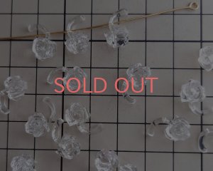 画像2: ヴィンテージ/ドイツ/プラスチック/クリアローズドロップ(2個)