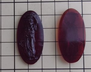 画像2: ns378/ヴィンテージ/ドイツ/ガラスカメオ/花輪を持つ女神/ダークレッドブラウン/約40×20mm(1個）
