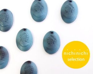 画像1: ns375/ヴィンテージ/ドイツ/ガラスカメオペンダント/ブルーブラック/約18×13mm（1個）
