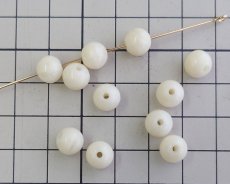 画像2: ヴィンテージ/ドイツ/プラスチック/クリームマーブルラウンド/約8mm(4個） (2)