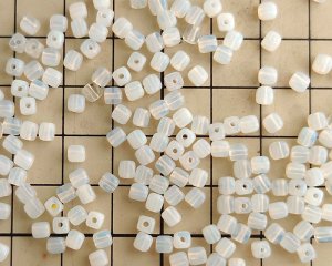 画像2: チェコガラスビーズ/クリスタル/ホワイトオパール/4mm(45個)