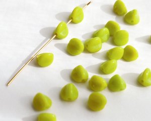 画像1: ヴィンテージ/ドイツ/ガラス/スリーサイドラウンド/ピスタチオ(2個)