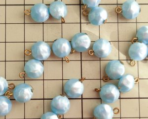 画像2: ヴィンテージ/プラスチック/シルキーブルーバロックチャーム（1個）