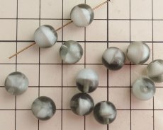 画像2: ヴィンテージ/ドイツ/ガラス/ラウンド/グレイ×ホワイト/約10mm（2個） (2)