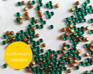 画像1: ns371/ヴィンテージ/ガラスカボション/エメラルド/約2mm(10個)