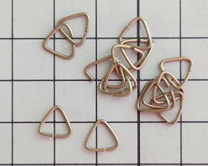 画像2: 三角カン/金古美/8mm（10個）