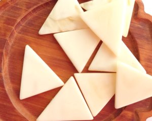 画像1: デッドストック/日本/プラスチック/トライアングル/クリームマーブル(1個)