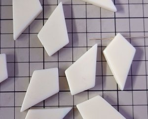 画像2: デッドストック/日本/プラスチック/アイボリーダガードロップ(2個)