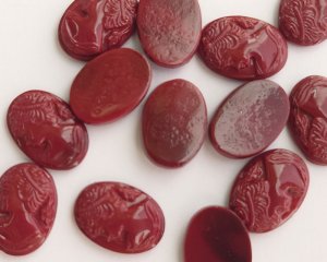 画像2: ns334/ヴィンテージ/ドイツ/ガラスカメオ/ダークレッドマーブル(1個）