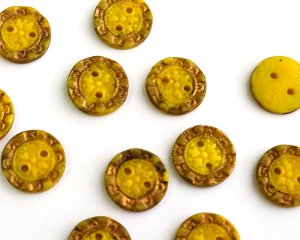 画像1: ヴィンテージ/チェコ/ガラスボタン/イエロー/約14ｍｍ