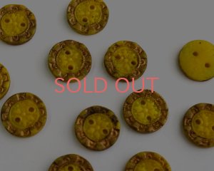 画像1: ヴィンテージ/チェコ/ガラスボタン/イエロー/約14ｍｍ